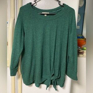 Nine Britton. Dark Green. Sweater.
